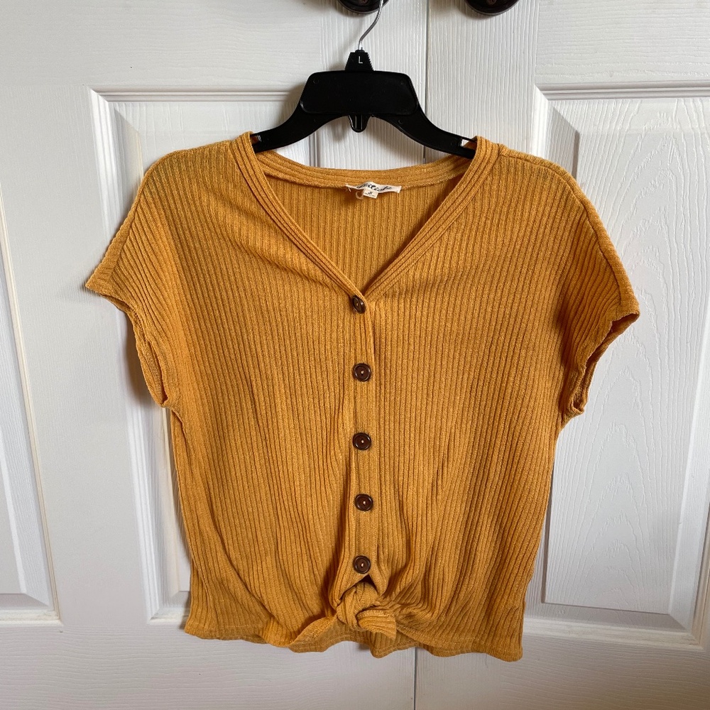 Mustard color shirt - juniors size S - Picture 1 of 2